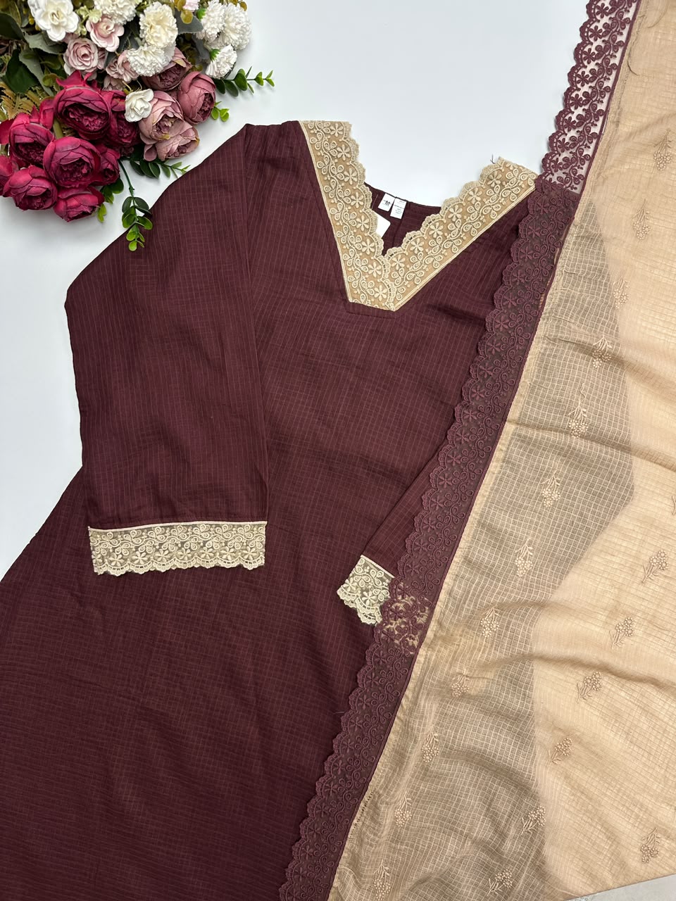 21368 Beautiful suit with Lace detailing