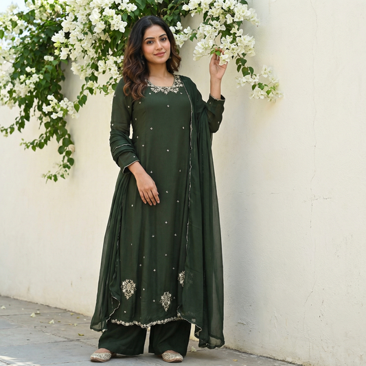 19067 Premium chinnon handworked suit